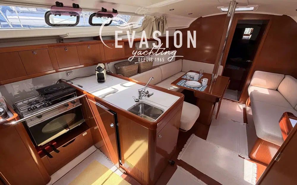 slider 13 Beneteau Oceanis 37