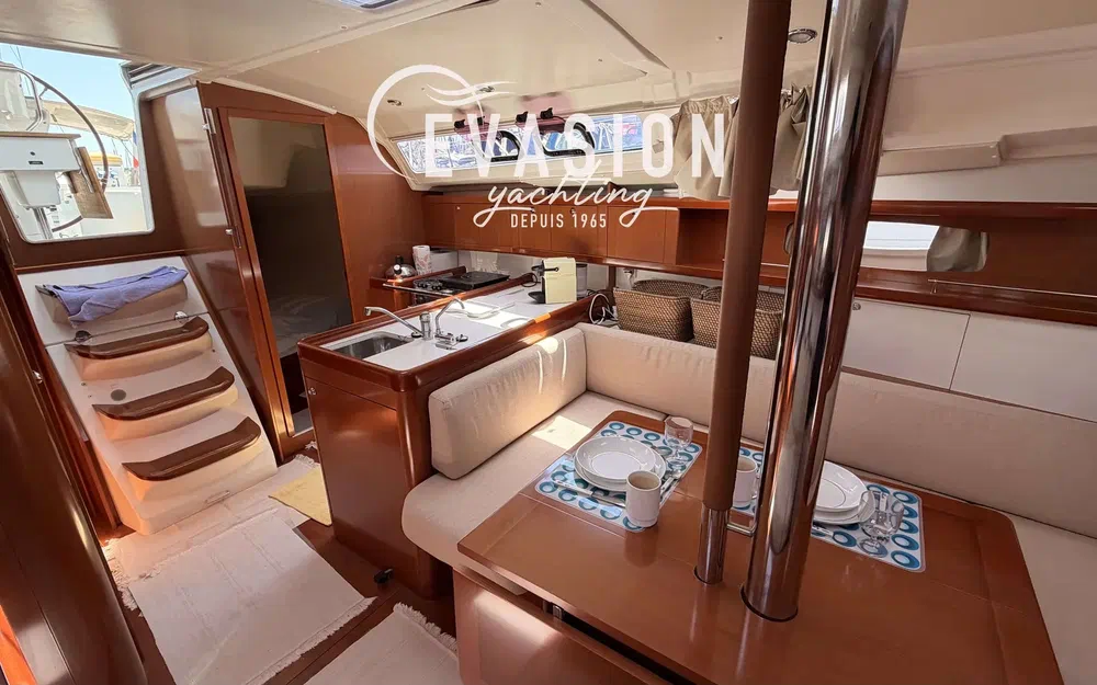 slider 16 Beneteau Oceanis 37