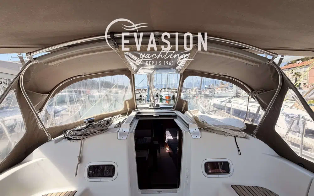 slider 6 Beneteau Oceanis 37