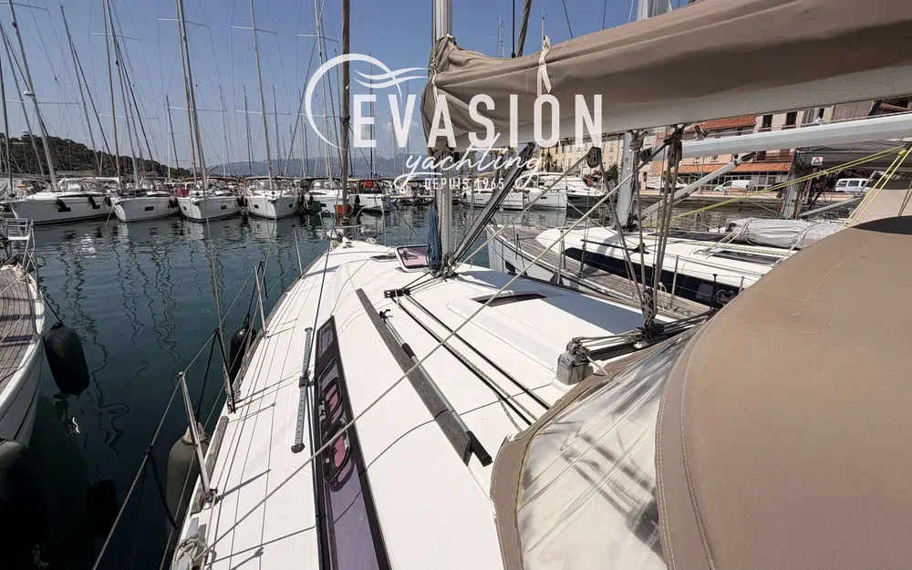 slider 7 Beneteau Oceanis 37