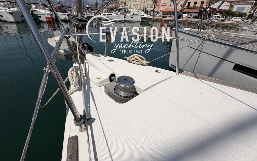 slider 8 Beneteau Oceanis 37