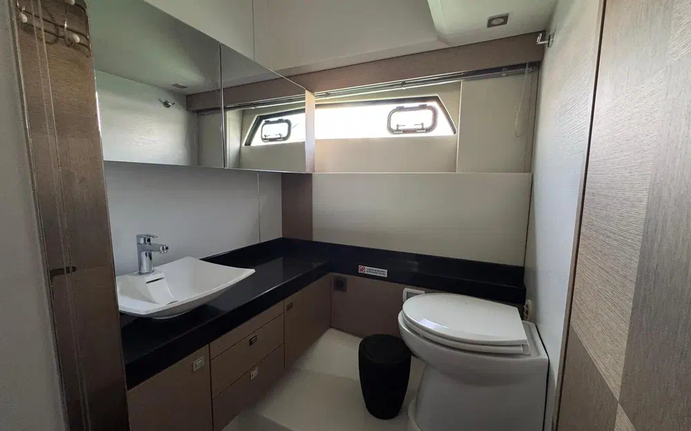 slider 9 Prestige Yachts 500 Fly