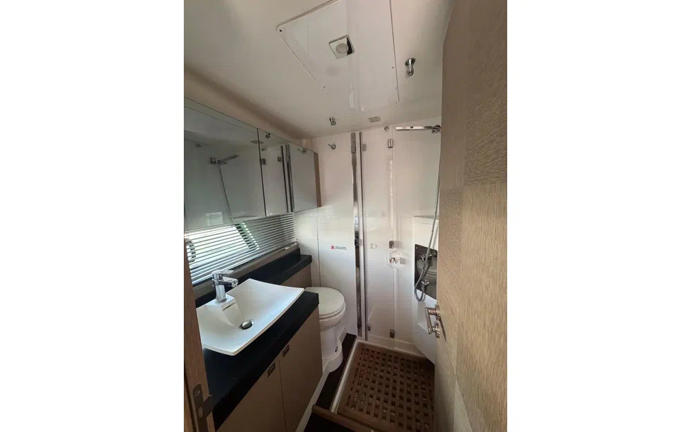 slider 14 Prestige Yachts 500 Fly