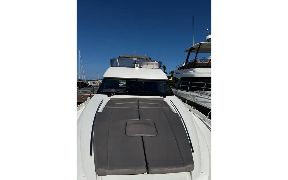 slider 2 Prestige Yachts 500 Fly
