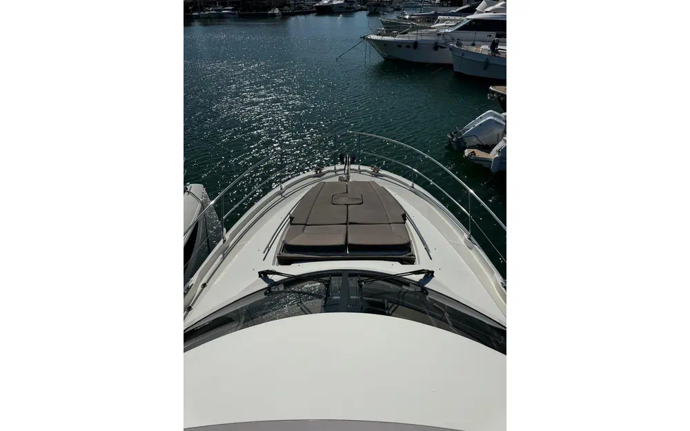 slider 3 Prestige Yachts 500 Fly