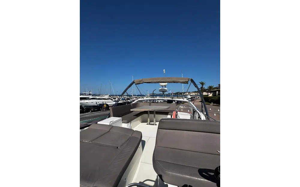 slider 5 Prestige Yachts 500 Fly