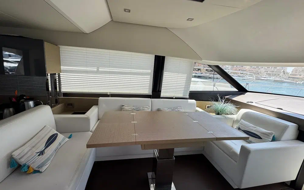 slider 7 Prestige Yachts 500 Fly
