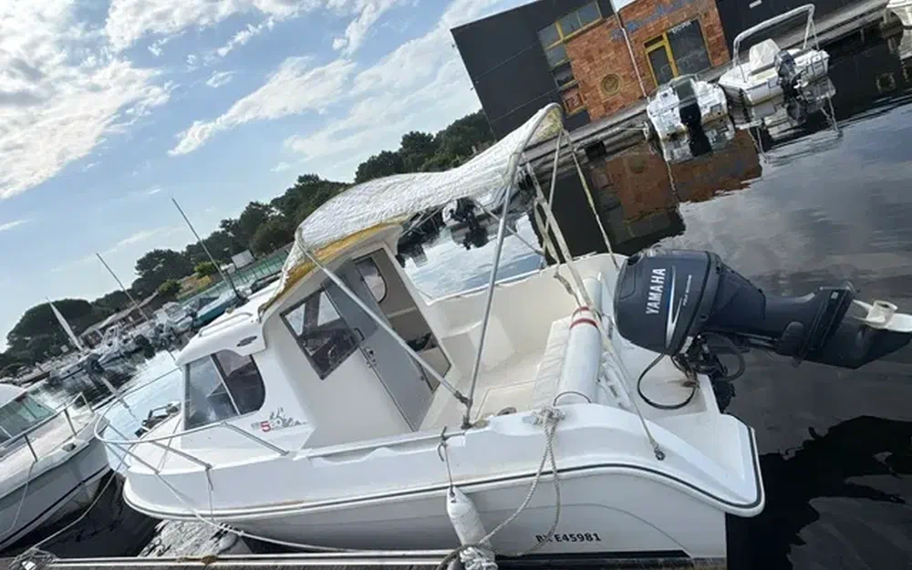 slider 0 Guymarine 580 Timonier