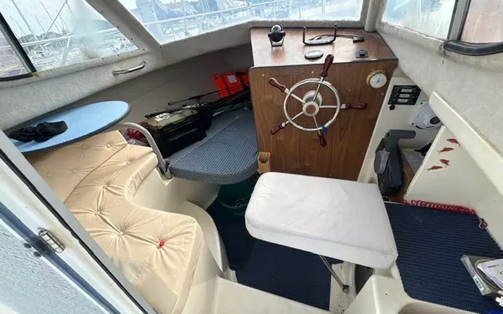 slider 6 Guymarine 580 Timonier