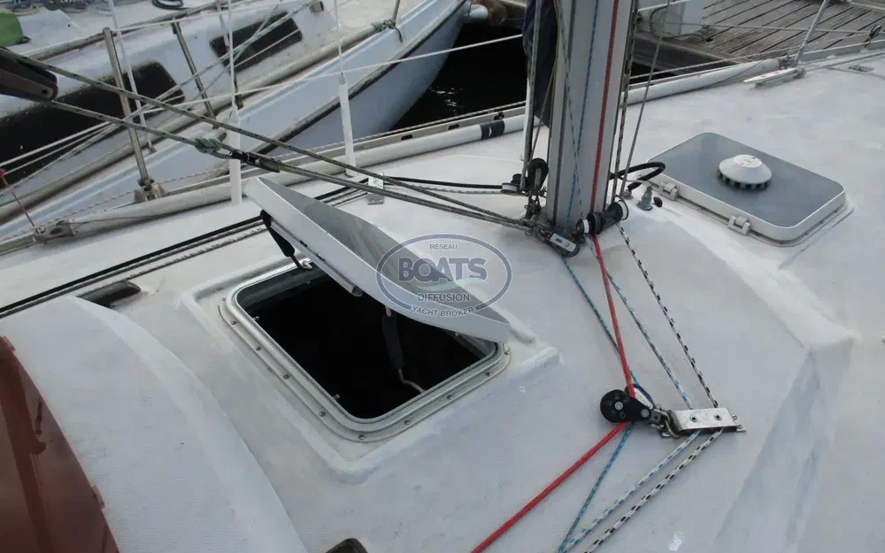 slider 11 Jeanneau Aquila