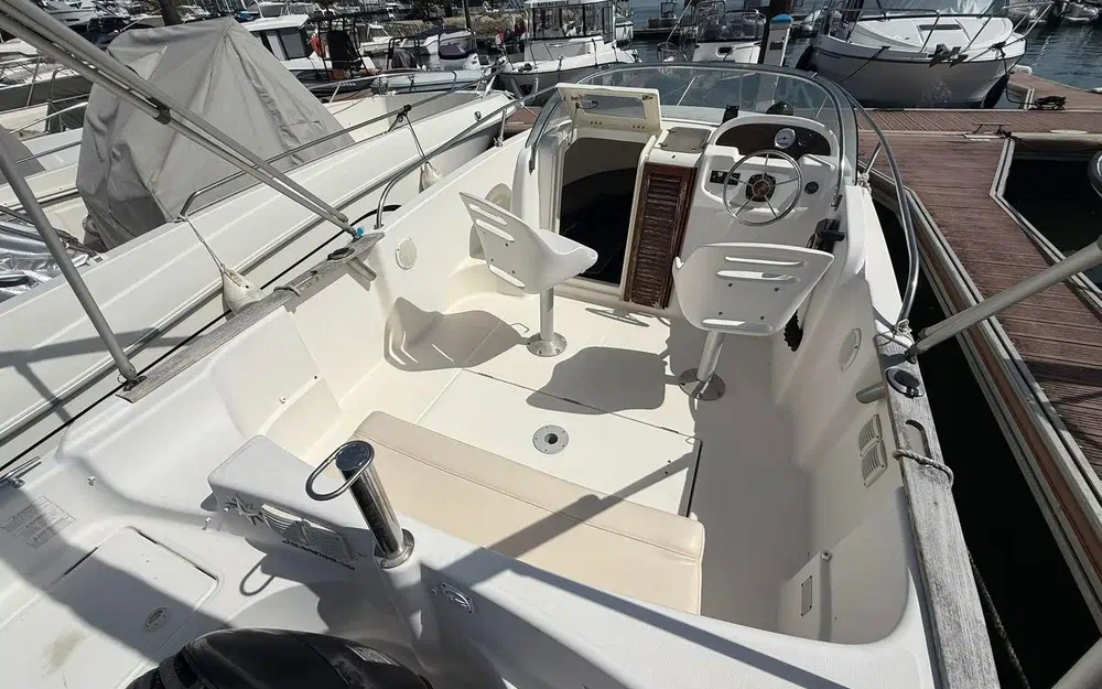 slider 6 Jeanneau Cap camarat 625 WA