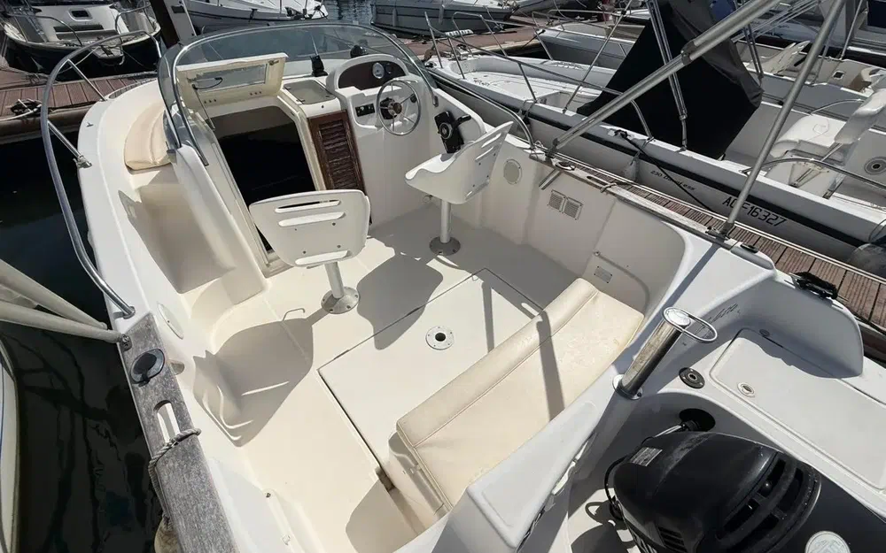 slider 7 Jeanneau Cap camarat 625 WA