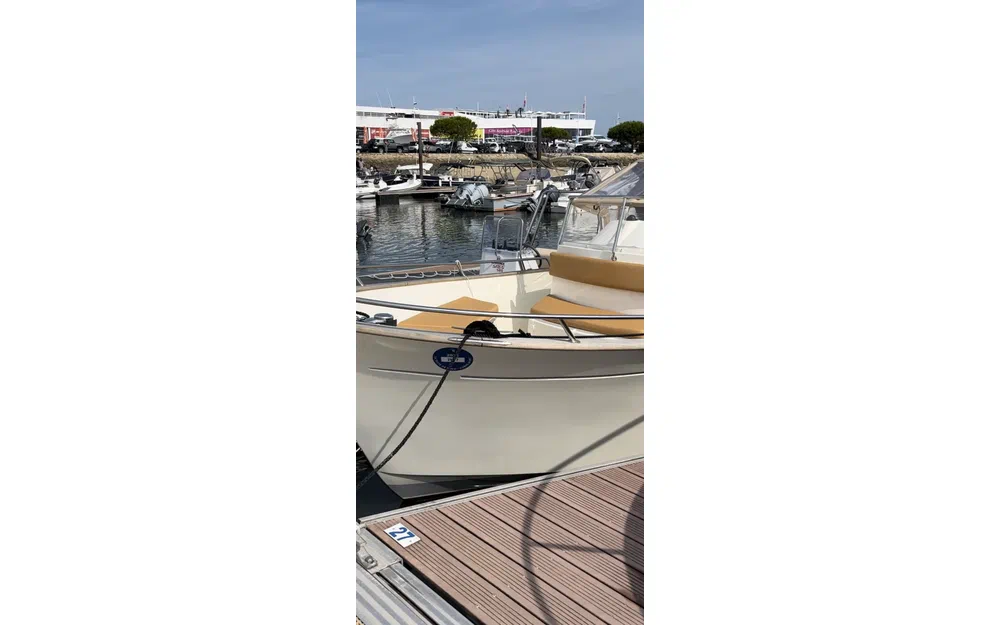 slider 1 Rhea 27 Open
