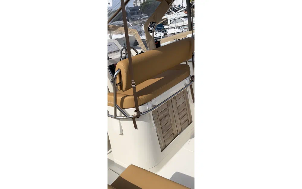 slider 3 Rhea 27 Open