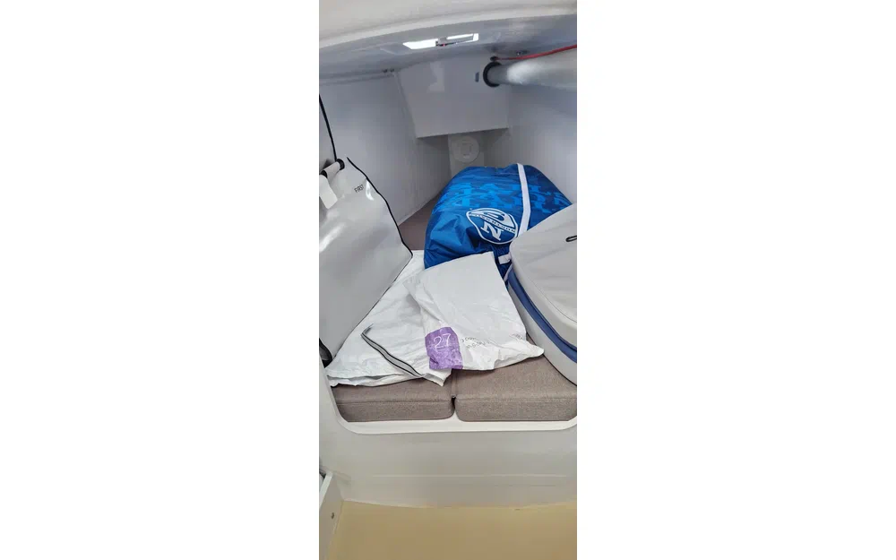 slider 10 Beneteau First 27