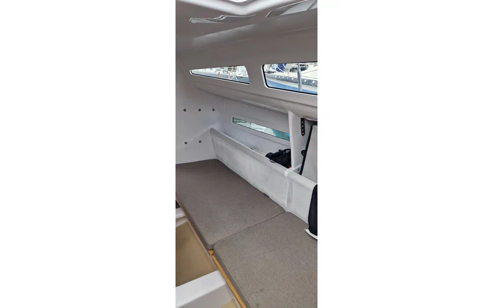 slider 6 Beneteau First 27