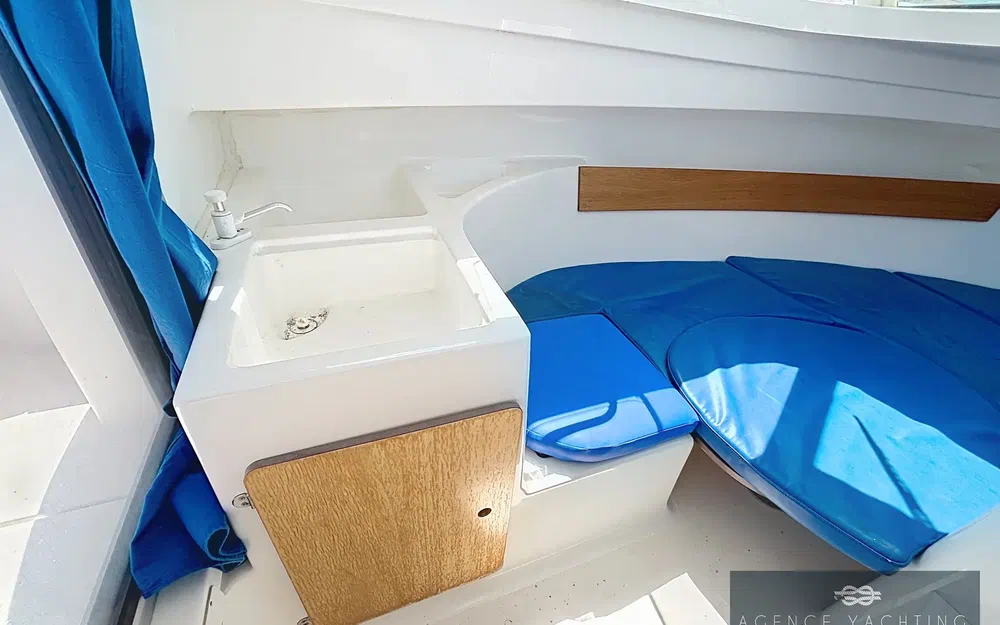 slider 2 Beneteau Antares 650 HB