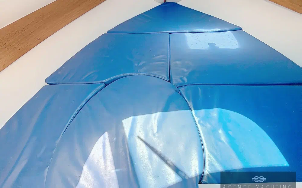slider 4 Beneteau Antares 650 HB
