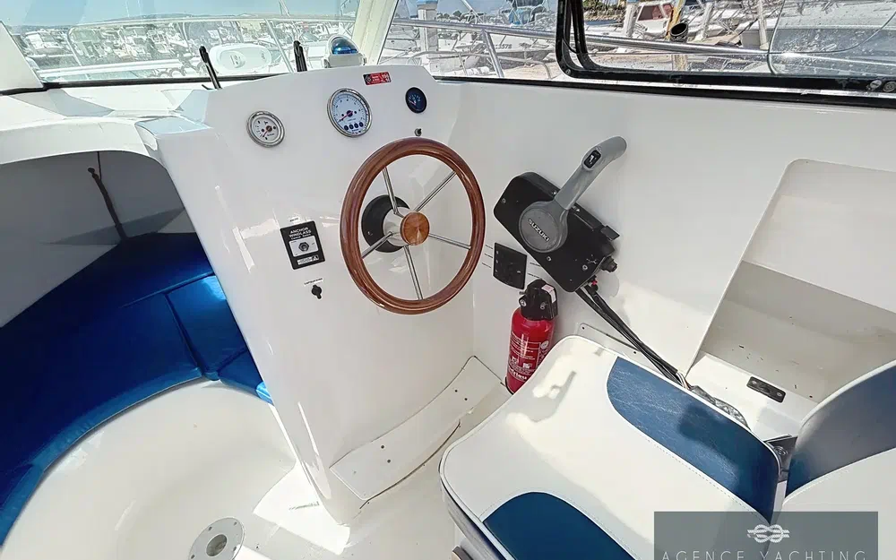 slider 7 Beneteau Antares 650 HB