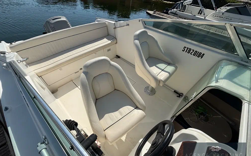 slider 2 Jeanneau Leader 605