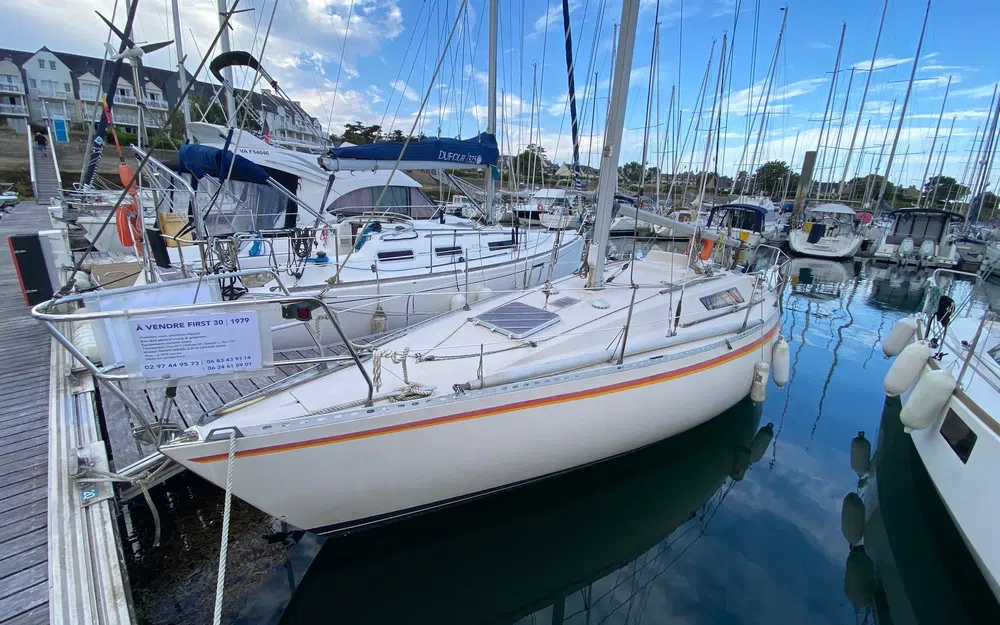 slider 1 Beneteau First 30