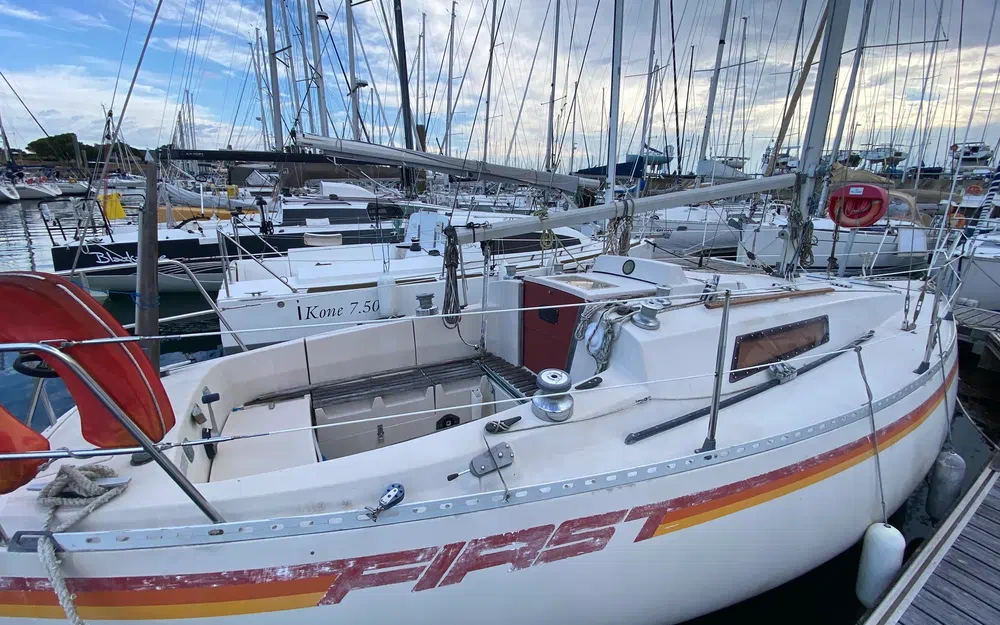 slider 2 Beneteau First 30