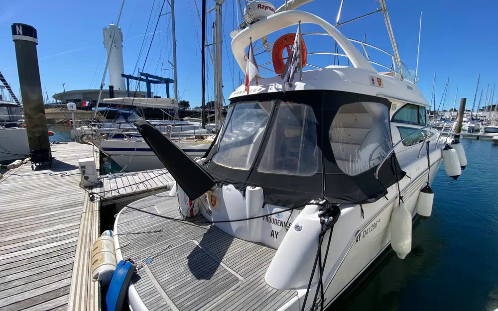 slider 1 Jeanneau Prestige 42 Fly
