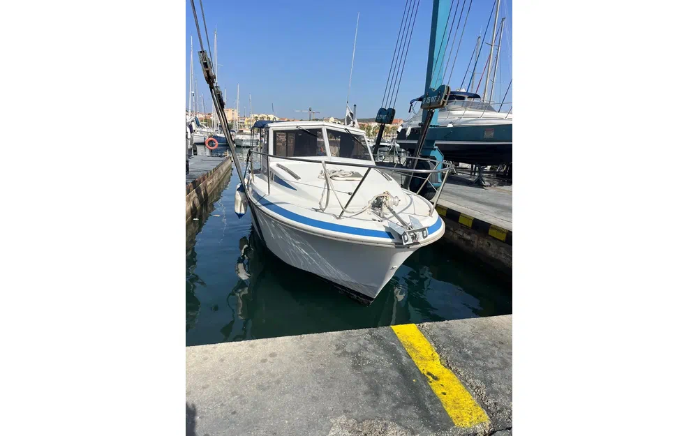 slider 1 Beneteau Antares 800