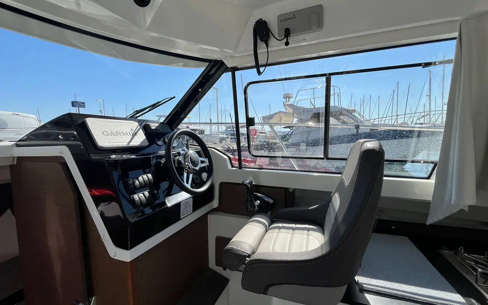 slider 23 Jeanneau Merry fisher 795 S2