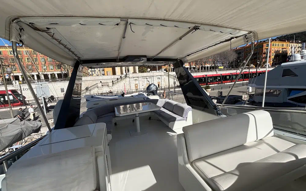 slider 8 Azimut 76