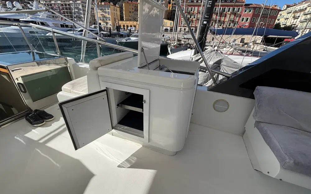 slider 9 Azimut 76