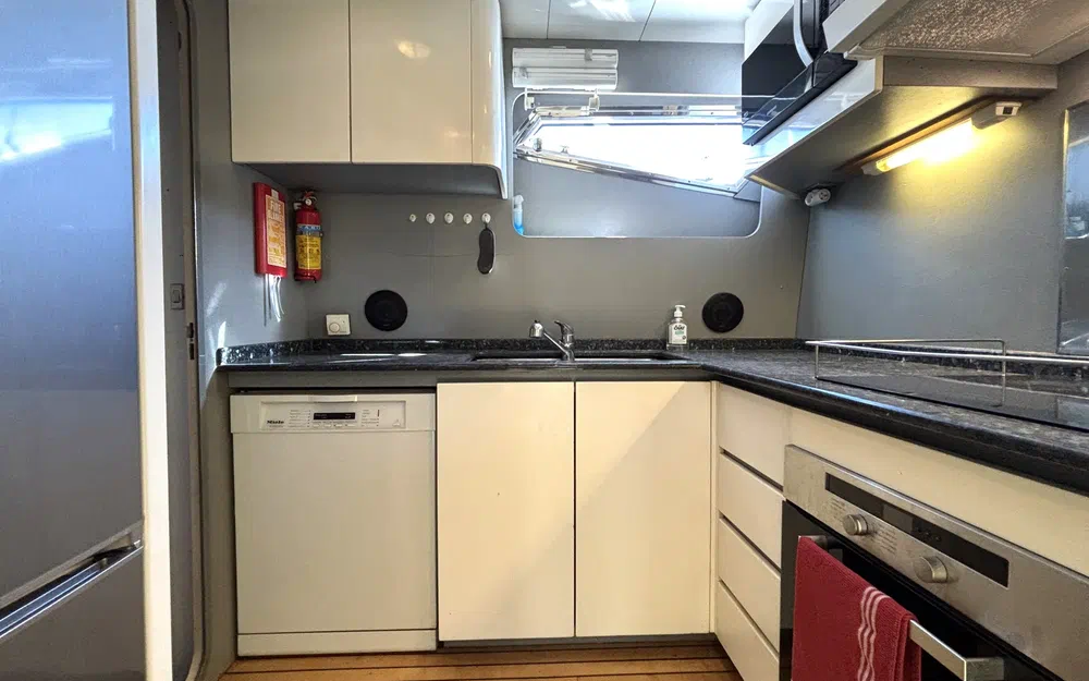 slider 19 Azimut 76