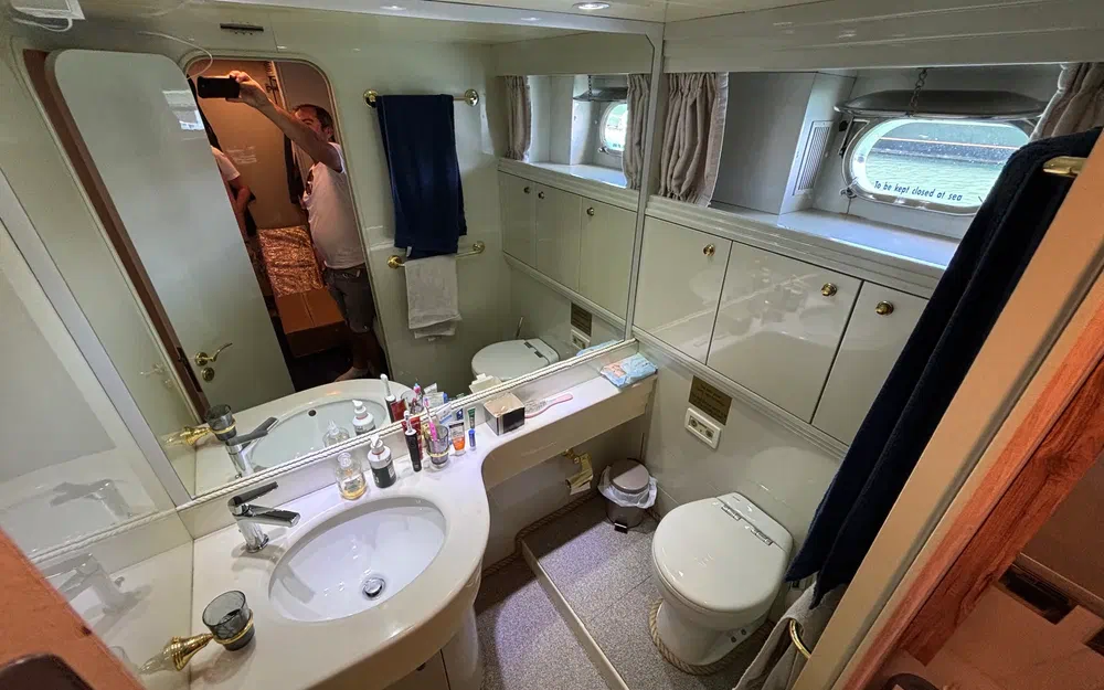 slider 32 Azimut 76