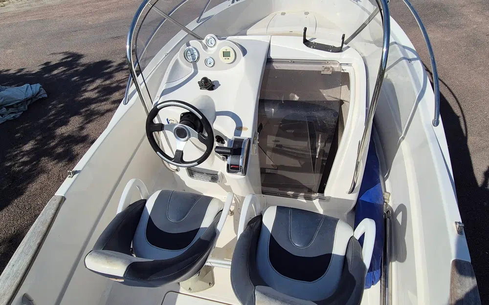 slider 1 Quicksilver 600 Commander