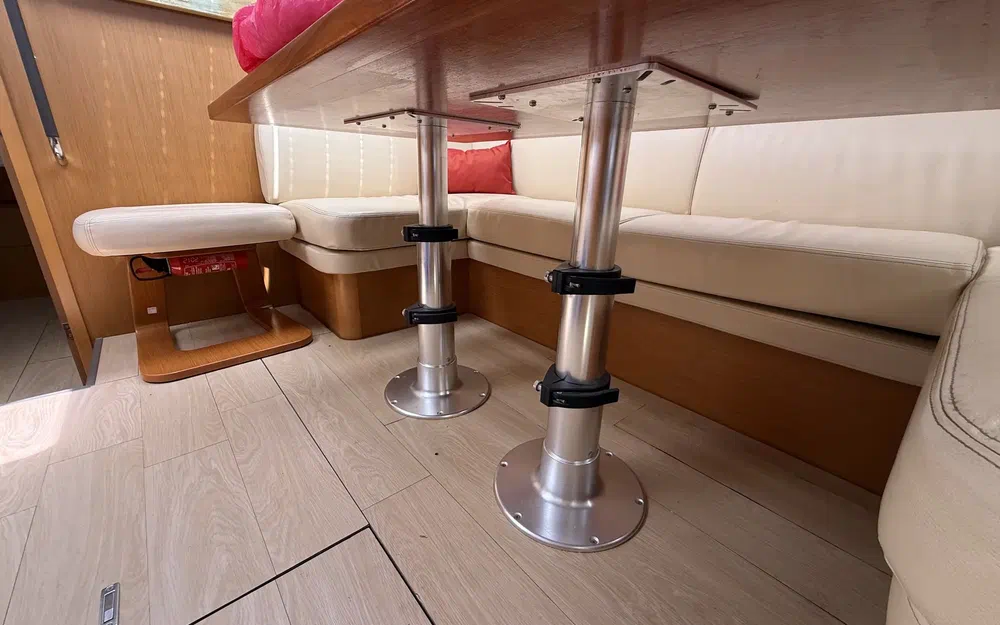 slider 67 Jeanneau 53