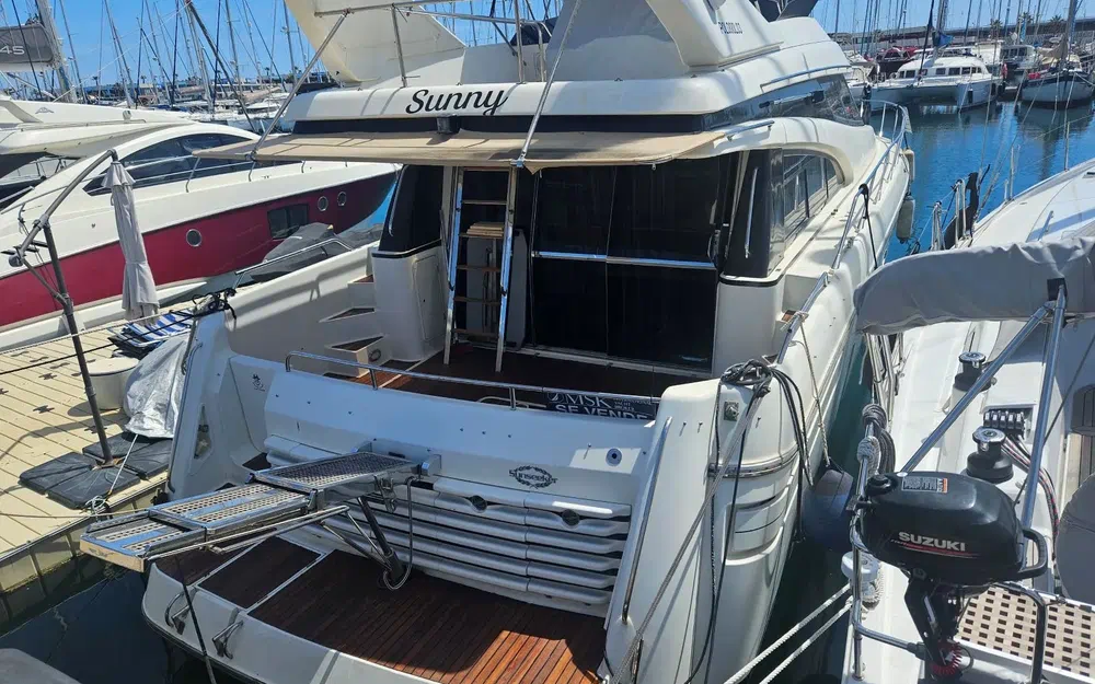 slider 1 Sunseeker Caribbean 52