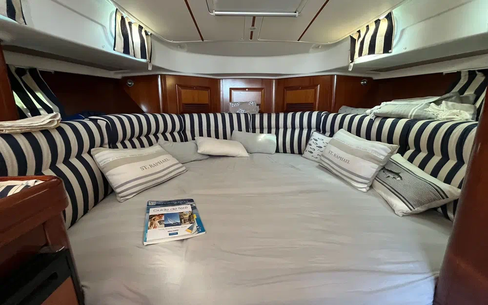 slider 32 Beneteau Ombrine 1001