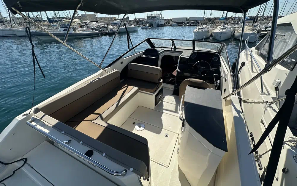slider 1 Quicksilver Activ 755 Cruiser
