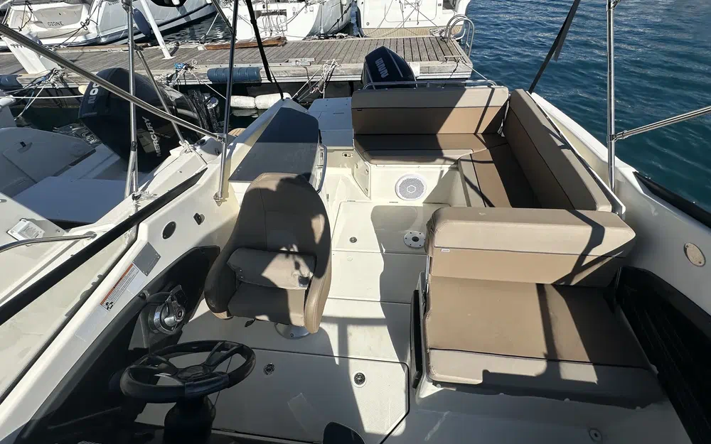 slider 2 Quicksilver Activ 755 Cruiser