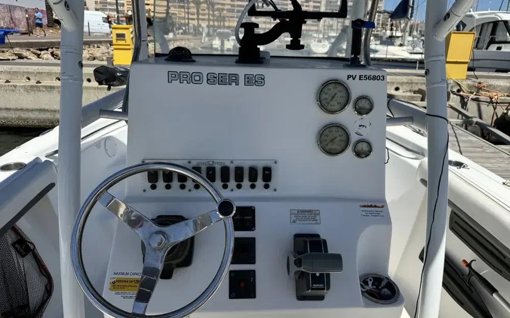 slider 8 Sea Fox 216 CC