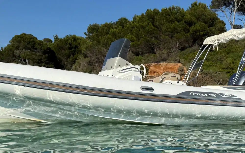 slider 1 Capelli Tempest 775 Luxe
