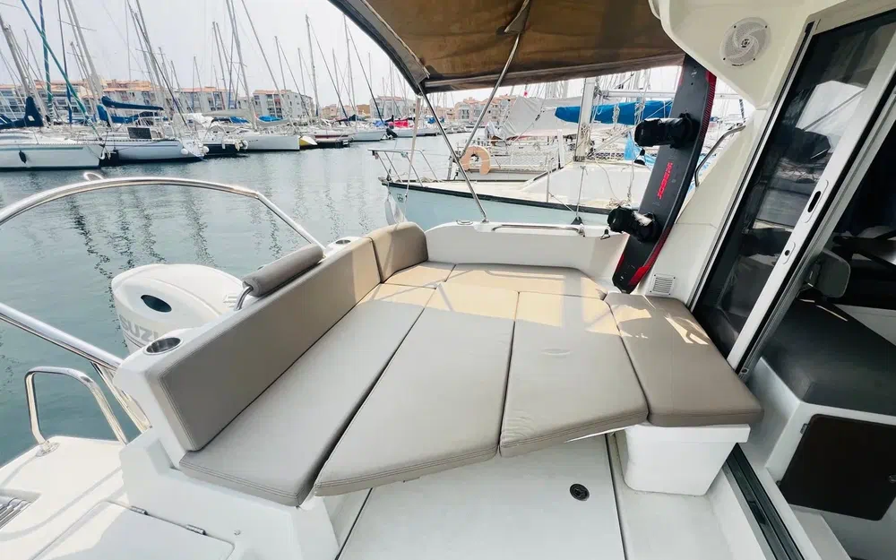 slider 18 Beneteau Antares 8 OB