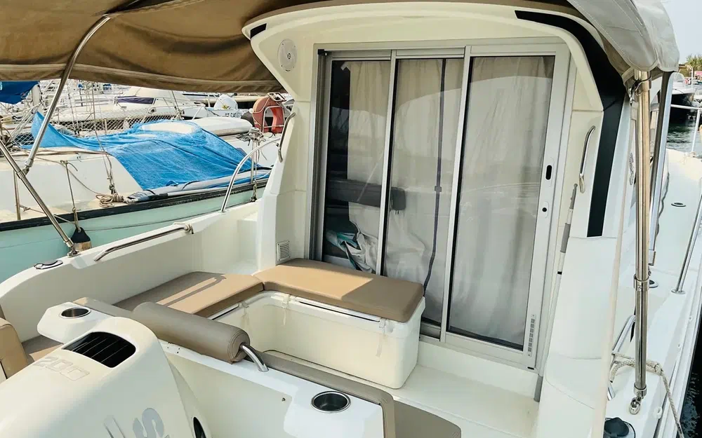 slider 3 Beneteau Antares 8 OB