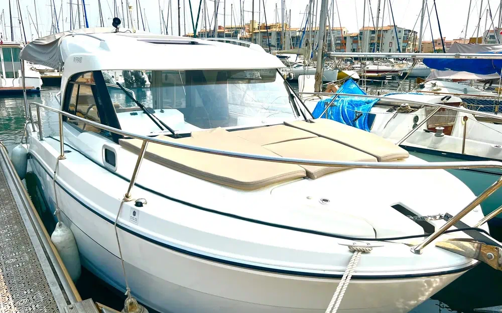 slider 6 Beneteau Antares 8 OB