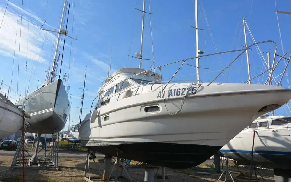 slider 0 Sealine Statesman 330