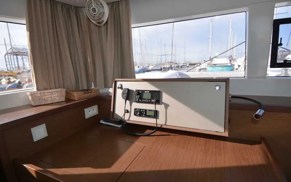 slider 12 Lagoon 450 F