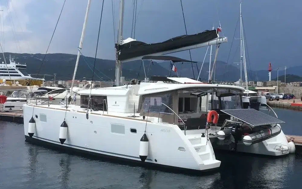 slider 1 Lagoon 450 F