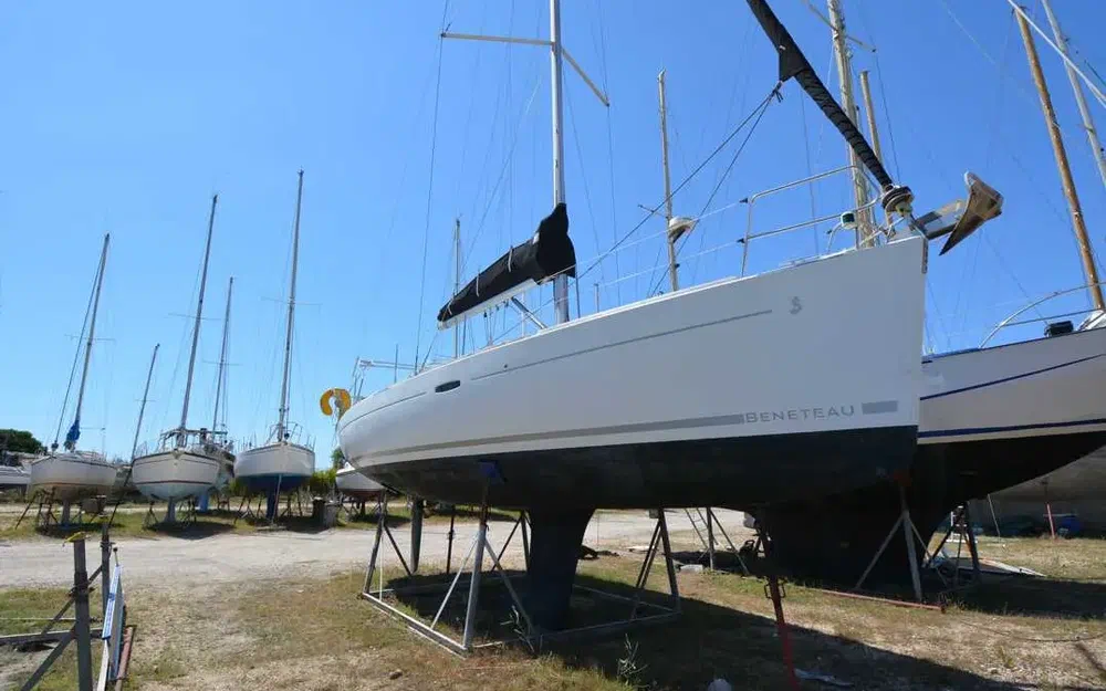 slider 0 Beneteau Oceanis 37
