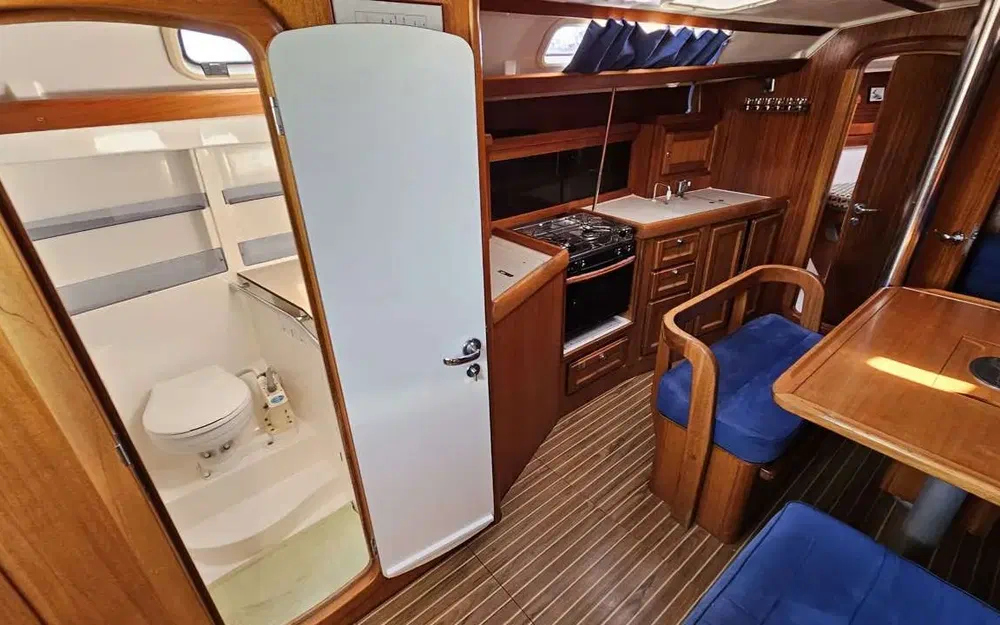 slider 12 Dufour 38 Classic