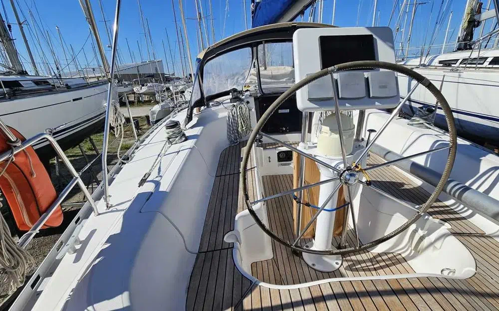 slider 3 Dufour 38 Classic